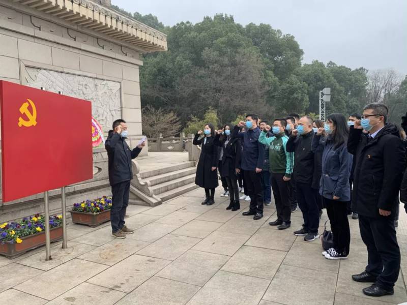 缅怀革命先烈，重温红色历史