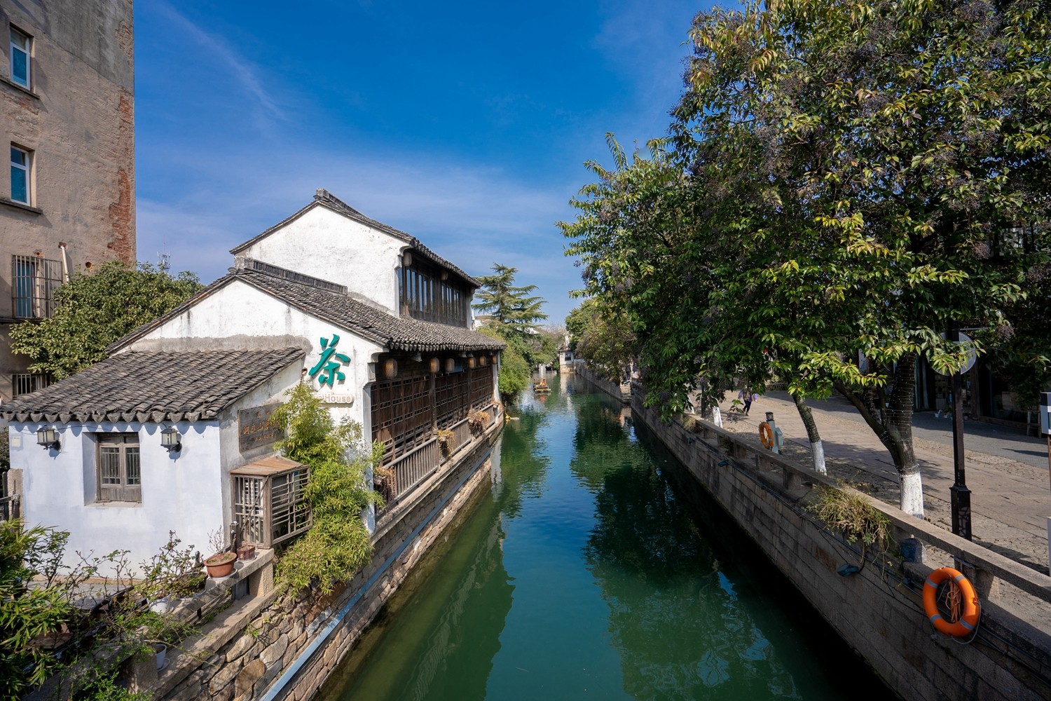 阳光浸染平江路，生活悠哉悠哉