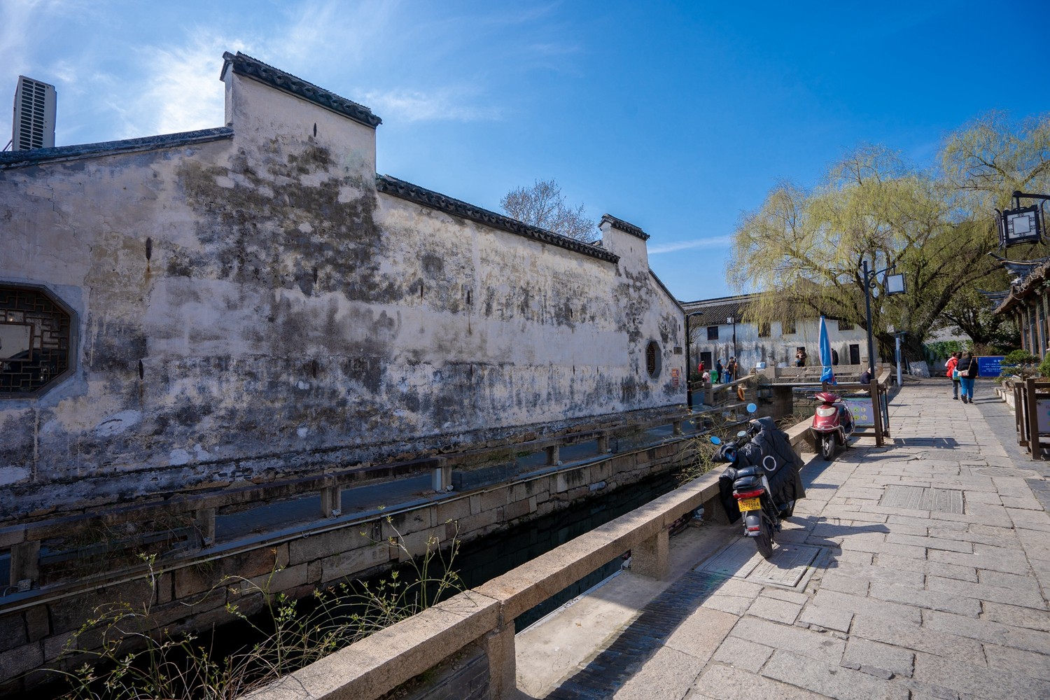 阳光浸染平江路，生活悠哉悠哉