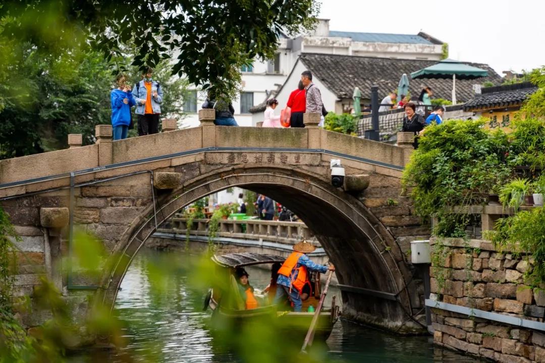 枕在水波上的平江路，由平江图连着过往